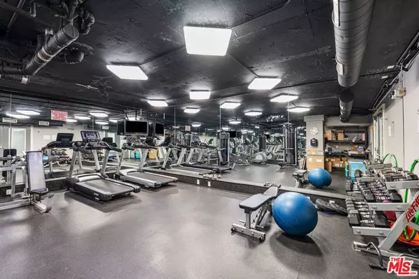 West Hollywood, CA 90048,141 S Clark DR #224