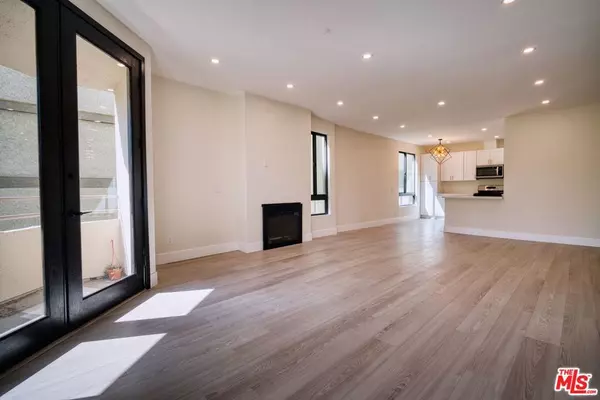 Sherman Oaks, CA 91423,13920 Moorpark ST #201