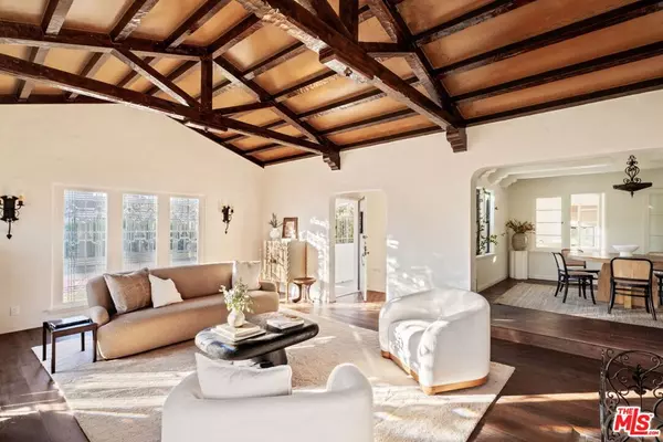 Los Angeles, CA 90019,1302 S Hauser BLVD