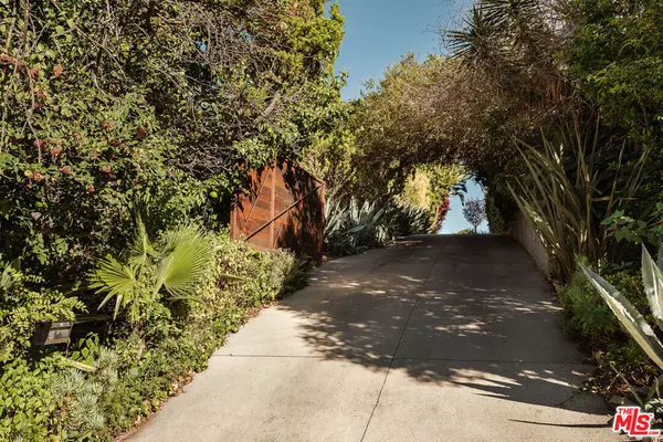 Sherman Oaks, CA 91423,3604 Glenridge DR