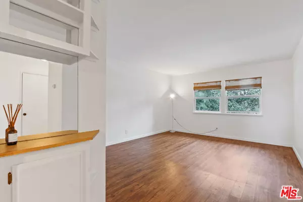 Los Angeles, CA 90016,3621 Kalsman DR #4