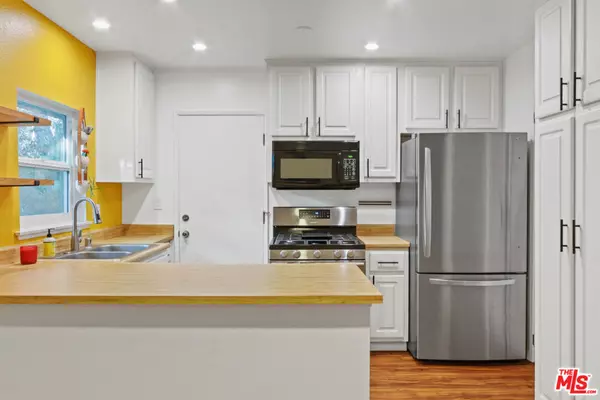 Los Angeles, CA 90016,3621 Kalsman DR #4
