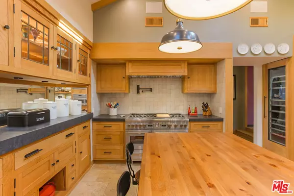 Woodland Hills, CA 91364,4880 Queen Florence LN