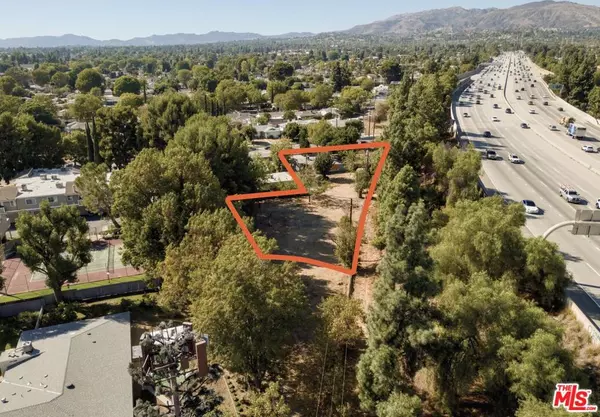 Granada Hills, CA 91344,10810 Woodley AVE