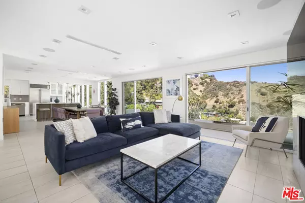 8540 Hillside AVE, Los Angeles, CA 90069