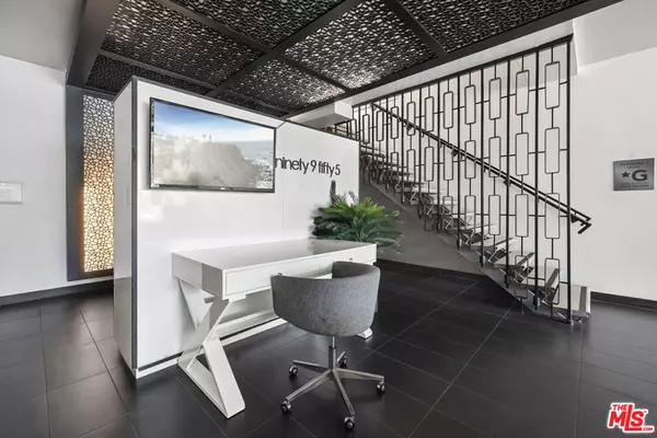 Beverly Hills, CA 90212,9955 Durant DR #301