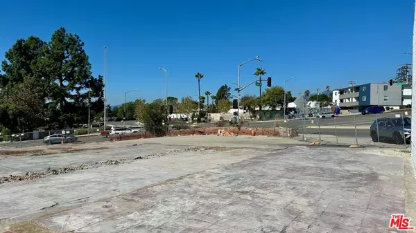 Altadena, CA 91001,912 E Altadena DR