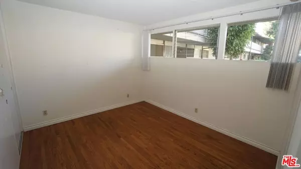 Los Angeles, CA 90034,11133 Rose AVE #5