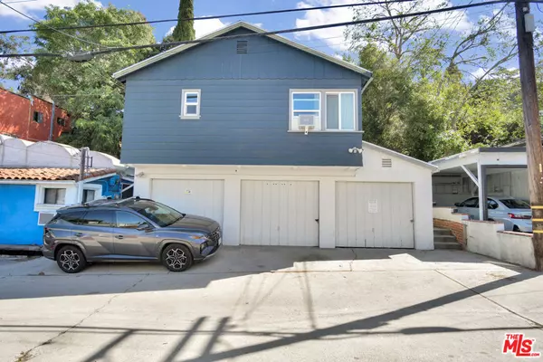 Los Angeles, CA 90068,3662 Fredonia DR