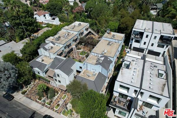 Los Angeles, CA 90068,6337 Primrose AVE