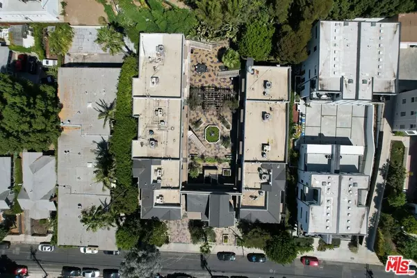 Los Angeles, CA 90068,6337 Primrose AVE