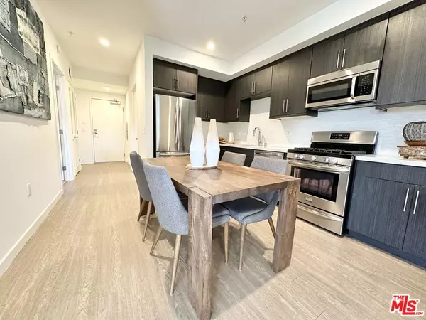 North Hollywood, CA 91601,11405 Chandler BLVD #403