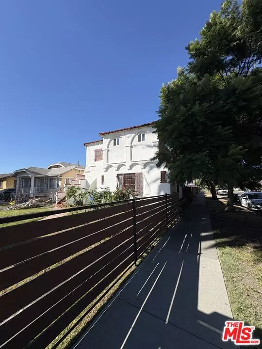 Los Angeles, CA 90047,1601 W 69th ST