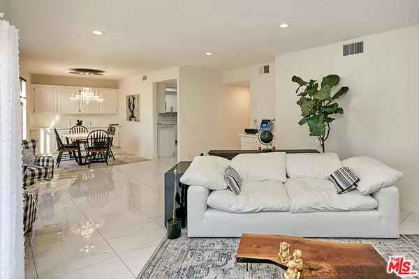 Los Angeles, CA 90010,4444 Wilshire BLVD #206