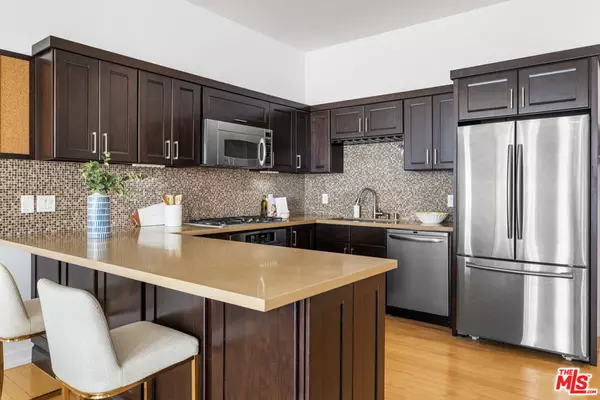 Los Angeles, CA 90017,801 S Grand AVE #1508