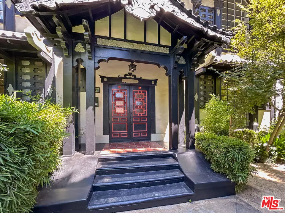 West Hollywood, CA 90069,1220 N La Cienega BLVD #E-2