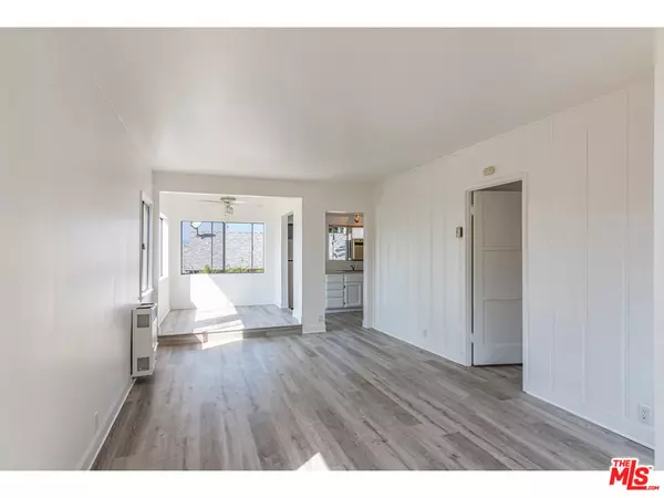 Los Angeles, CA 90026,967 Lucile AVE