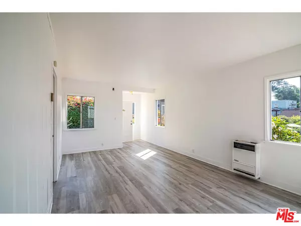 Los Angeles, CA 90026,967 Lucile AVE