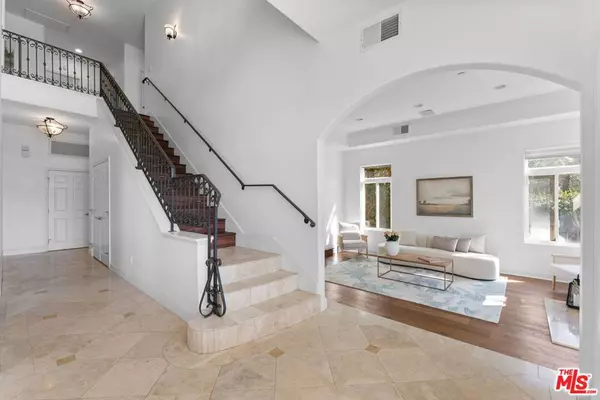 Los Angeles, CA 90066,11840 Rowles CT