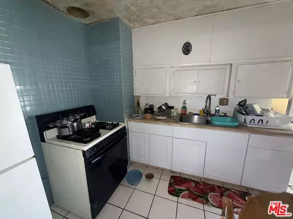 Pomona, CA 91766,2419 S Park AVE