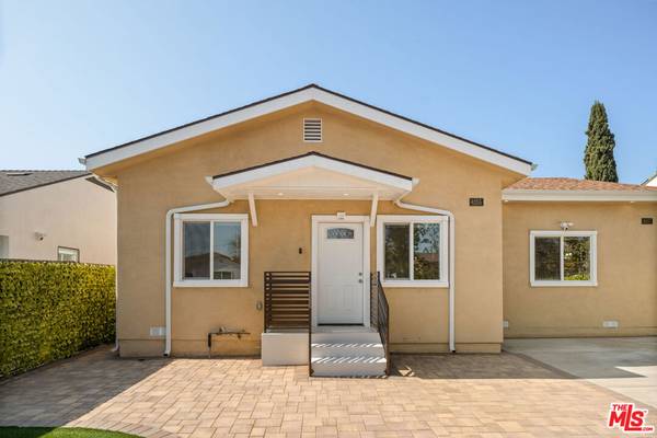 6255 Gentry AVE, North Hollywood, CA 91606