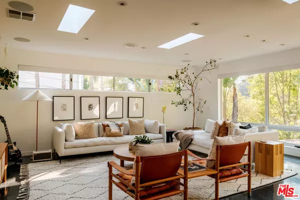 Los Angeles, CA 90046,7963 Willow Glen RD