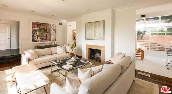 Los Angeles, CA 90069,1455 Belfast DR