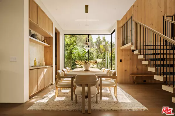 Valley Village, CA 91602,11556 Blix ST