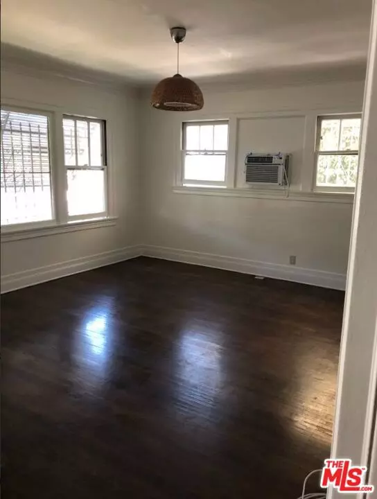 Los Angeles, CA 90027,1850 Rodney DR