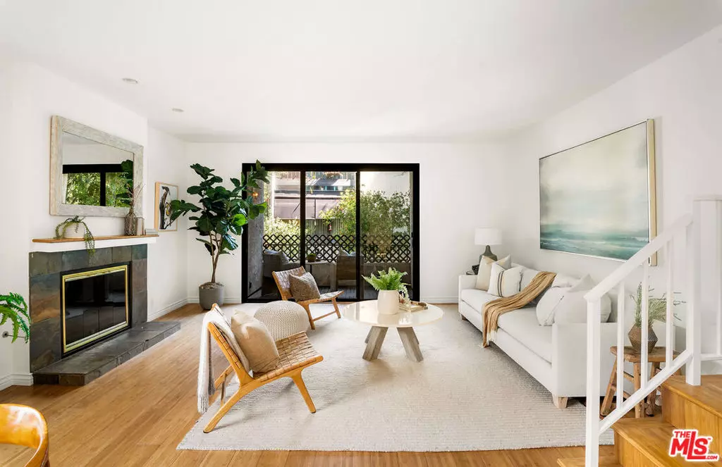 Playa Del Rey, CA 90293,8128 Manitoba ST #106