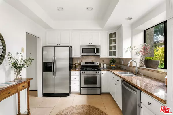 Playa Del Rey, CA 90293,8128 Manitoba ST #106