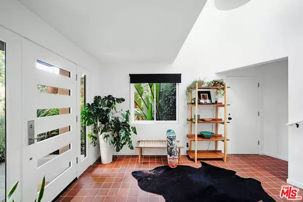 Calabasas, CA 91302,25761 Vista Verde DR