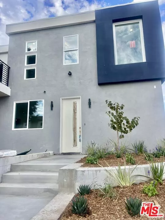Redondo Beach, CA 90278,2707 Ruhland AVE