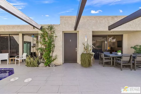 Palm Springs, CA 92262,427 N Calle Rolph