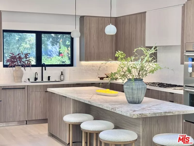 4040 Cartwright AVE, Studio City, CA 91604