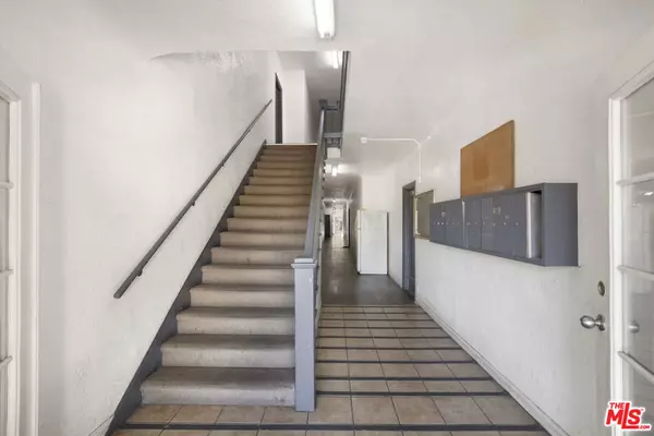 Los Angeles, CA 90006,969 S Serrano AVE