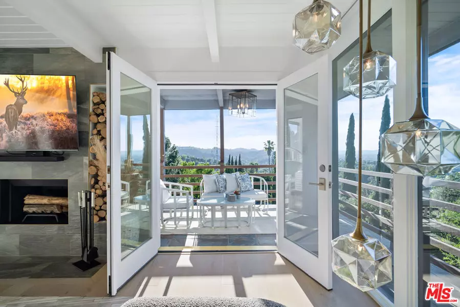 3288 WRIGHTWOOD DR, Studio City, CA 91604