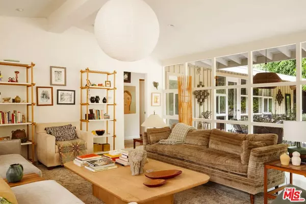 Los Angeles, CA 90049,3376 Mandeville Canyon RD