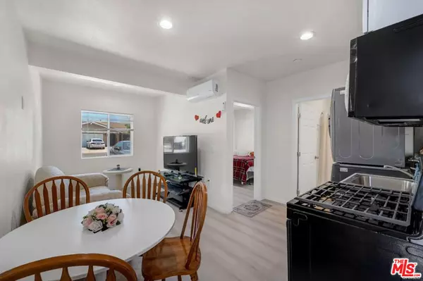 Reseda, CA 91335,7703 Baird AVE