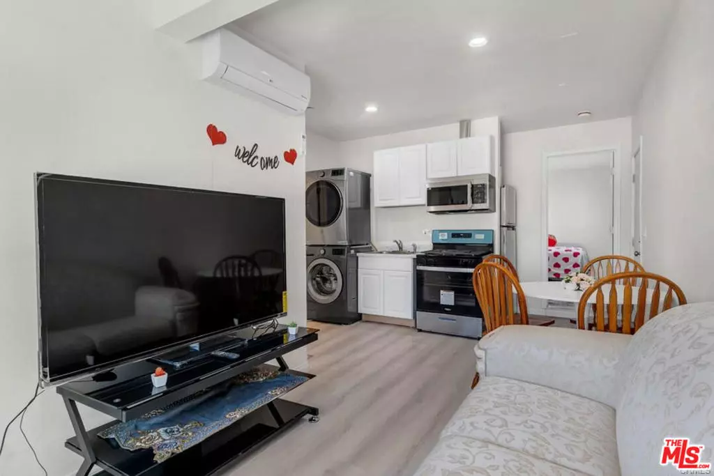 Reseda, CA 91335,7703 Baird AVE