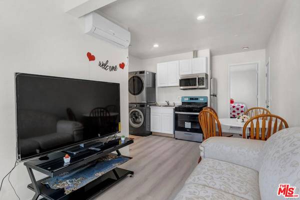 7703 Baird AVE, Reseda, CA 91335