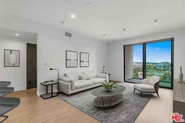 Los Angeles, CA 90034,3688 Overland AVE #521