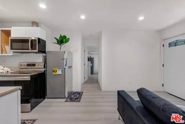 Reseda, CA 91335,7705 Baird AVE