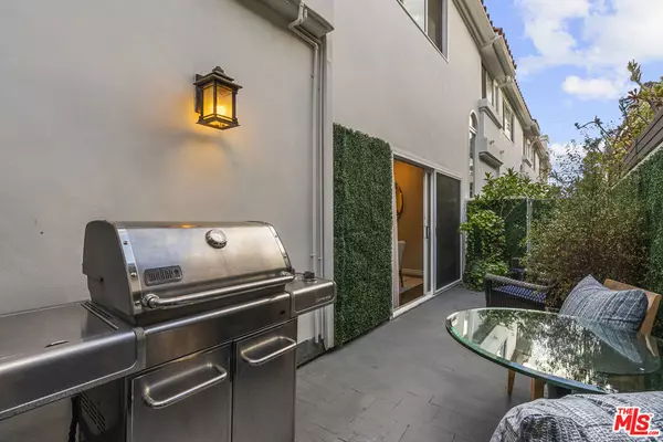 Santa Monica, CA 90403,830 17th ST #2