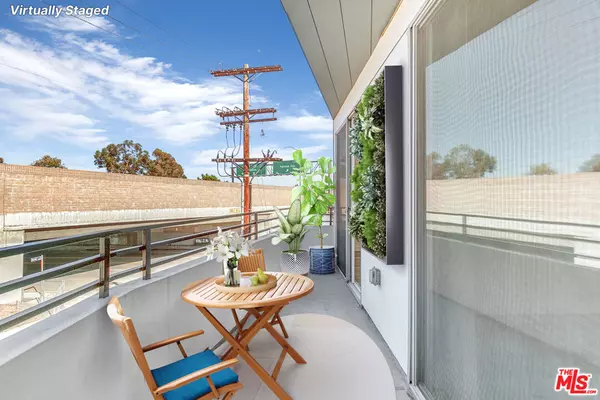 North Hollywood, CA 91602,11408 Sarah ST #301