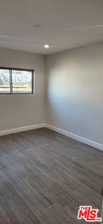 Sun Valley, CA 91352,10845 White ST #5