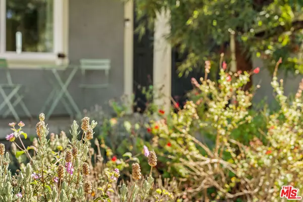 Los Angeles, CA 90043,5748 7th AVE