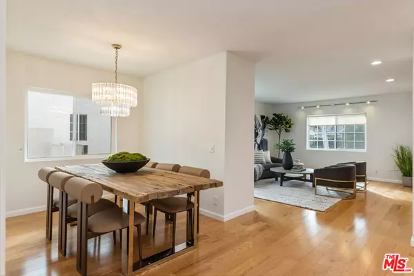 Sherman Oaks, CA 91423,5044 Varna AVE