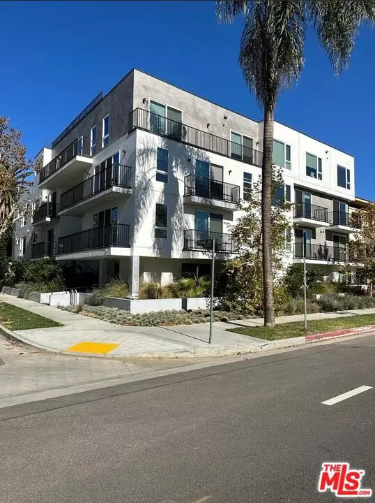 4806 Sylmar Ave #PH2, Sherman Oaks, CA 91423