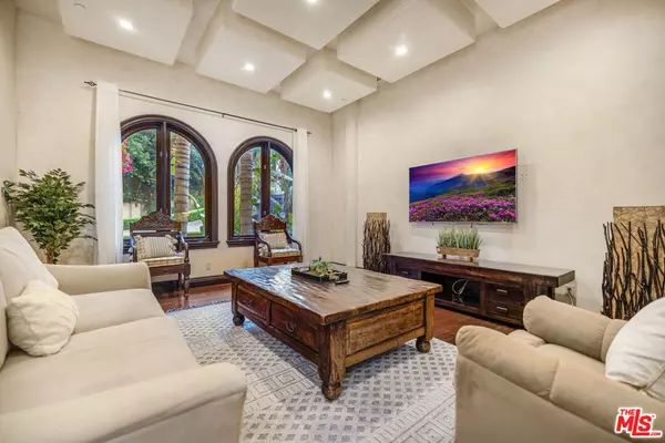Tarzana, CA 91356,18607 Cassandra ST